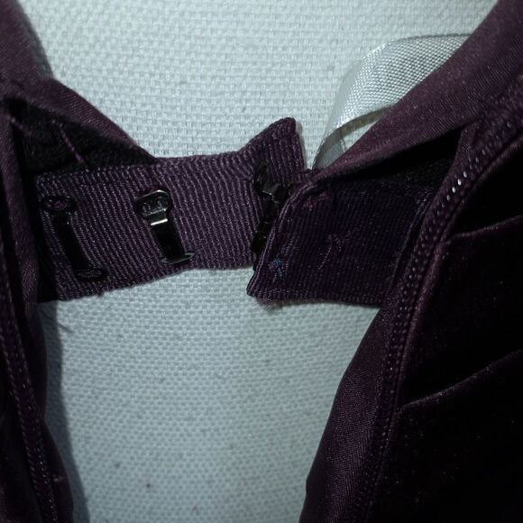 DAVID'S BRIDAL EGGPLANT STRAPLESS GOWN W/RHINESTONES SZ.4 EUC - Picture 7 of 8